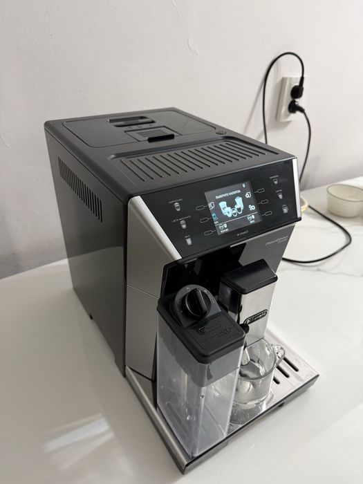 Кофемашина Delonghi PrimaDonna Class