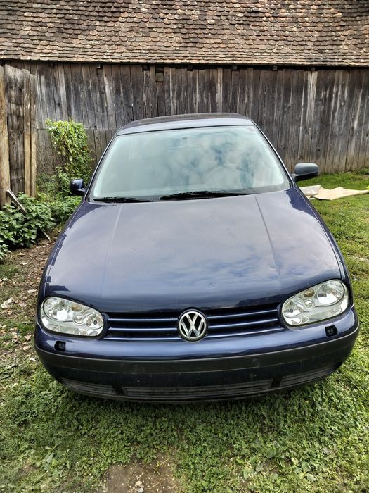 Vînd golf 4.  1.6 benzină