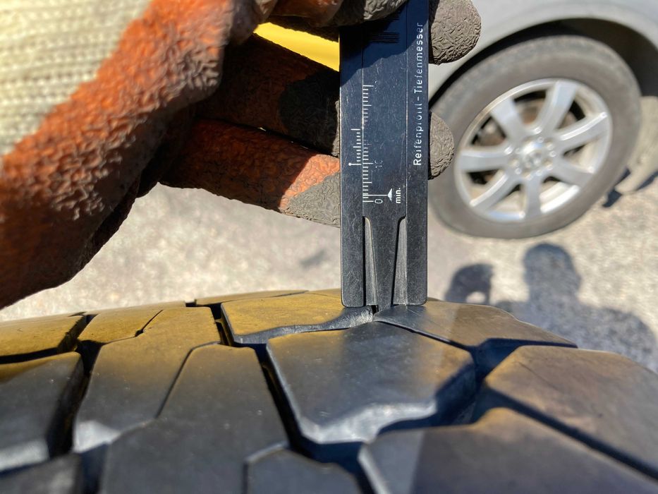 215/75/17.5 PIRELLI 2019г 9,5-10мм Задна Шарка 215/75 R17.5 Само 2броя