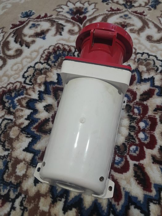 Продам стационарную розетку 380В