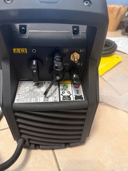 Aparat de sudura ESAB renegade ET 300i