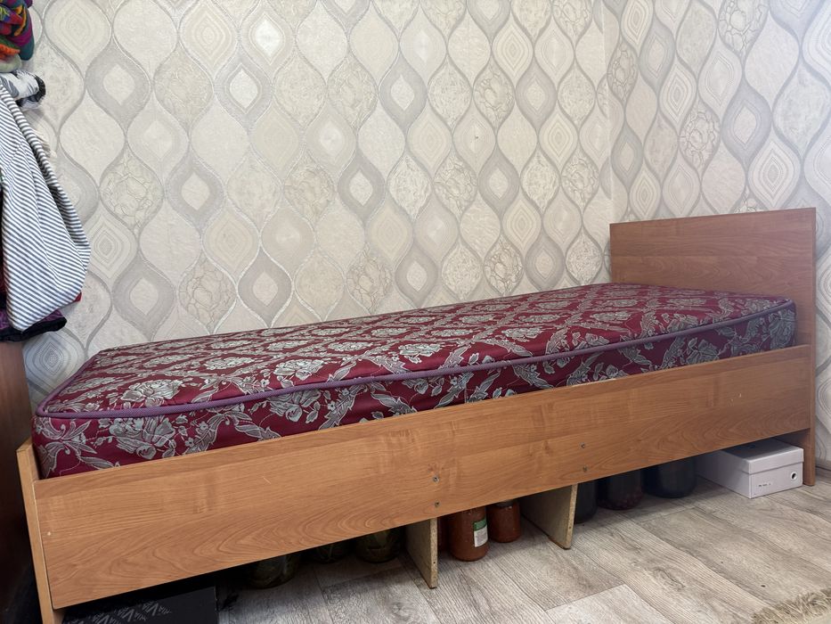 1 кісілік төсек сатылады