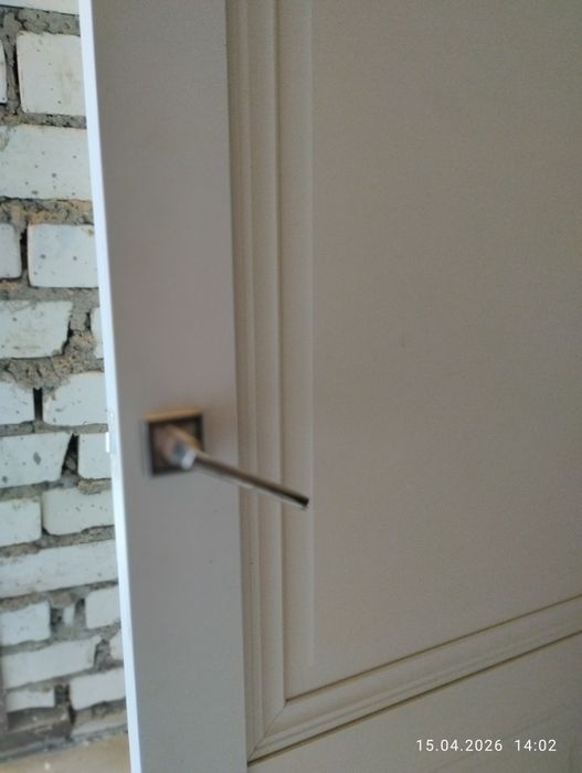 Продам   двери ,дерево