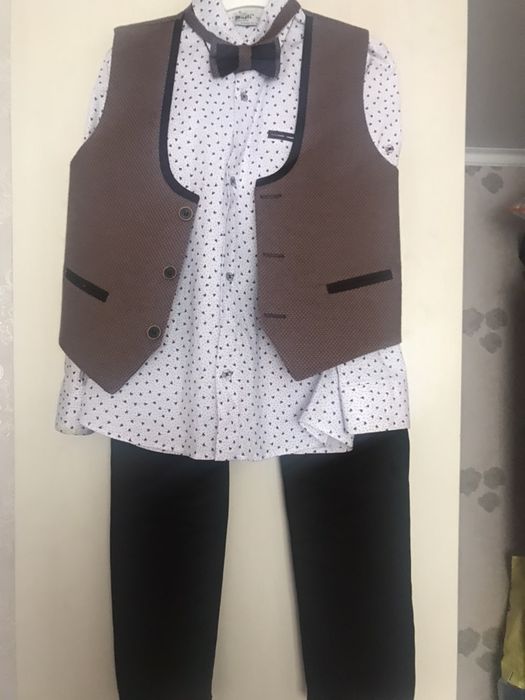 Костюм тройка