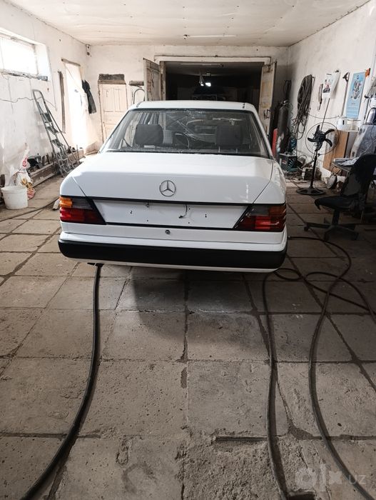 Mercedes Benz w 124