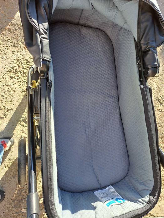 Бебешка количка 2в1 пълен комплект