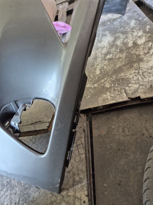Предна броня за Тойота Авенсис т27