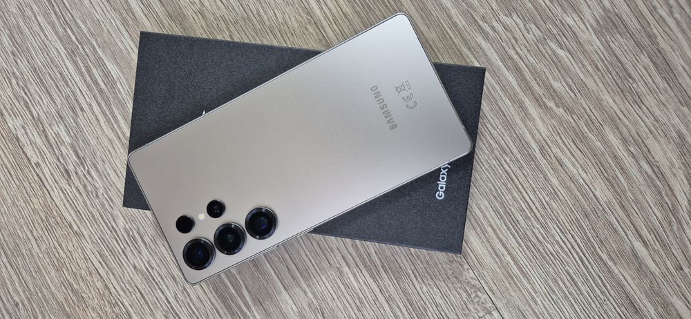 Vând Samsung S25 ULTRA TITANIUM  GRAY 512 GB