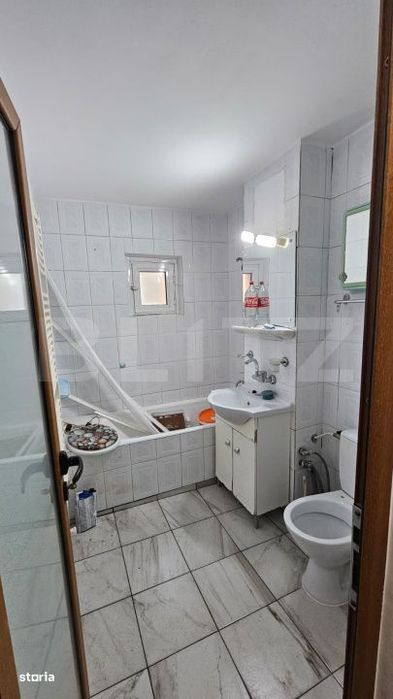 Apartament decomandat, 52 mp, zona Rovine