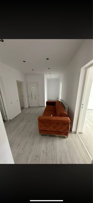De inchiriat Apartamnet 3 camere ,spatiu comercial ,ultracentral  et1