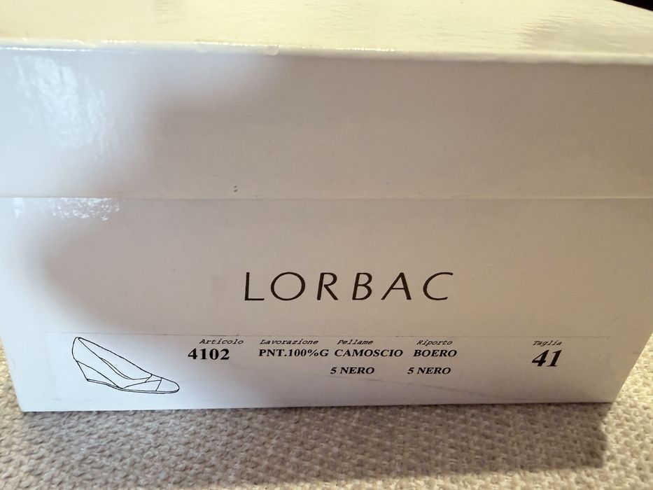 Италиански кожени обувки Lorbac с ток в черно
