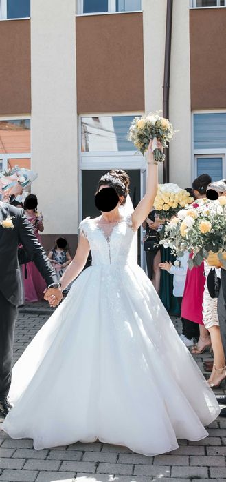 Vand rochie de mireasa