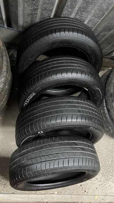 215/55 R17 Bridgestone комплект лето  бу в идеале