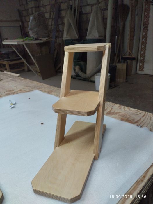 Продам полки для цветов