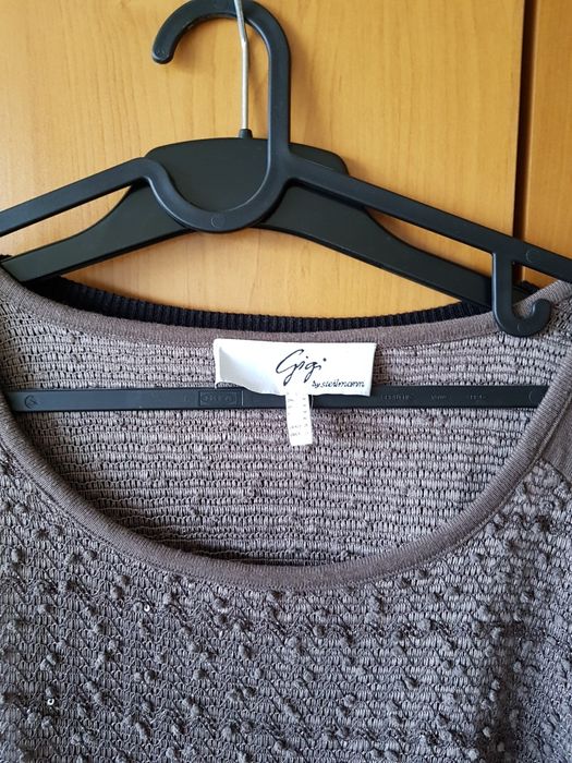 Памучна блуза с дискретни паети-размер 54-15лв.