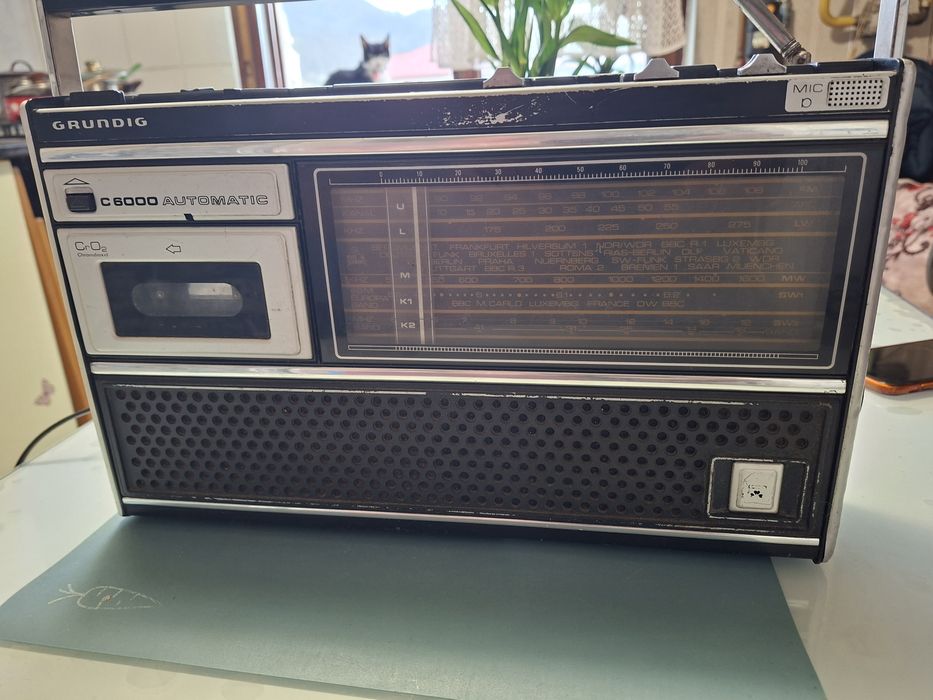 Radiocasetofon Grundig C 6000 Automatic,  funcțional pe baterii, pt.piese, colecție