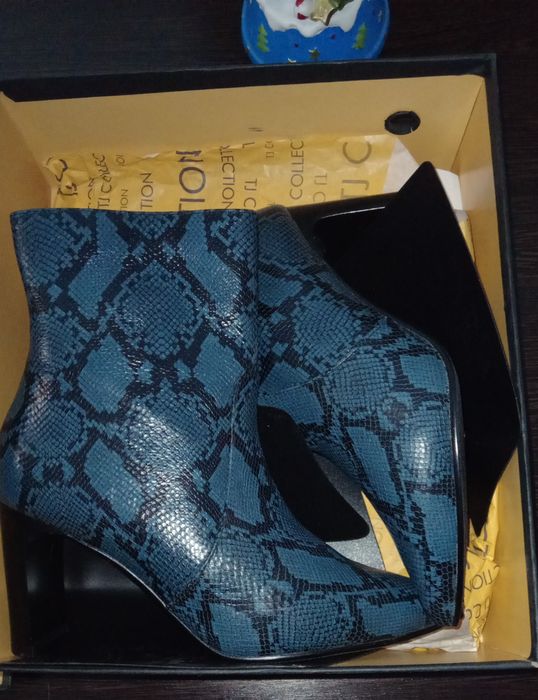 Ботинки Женские на каблуке