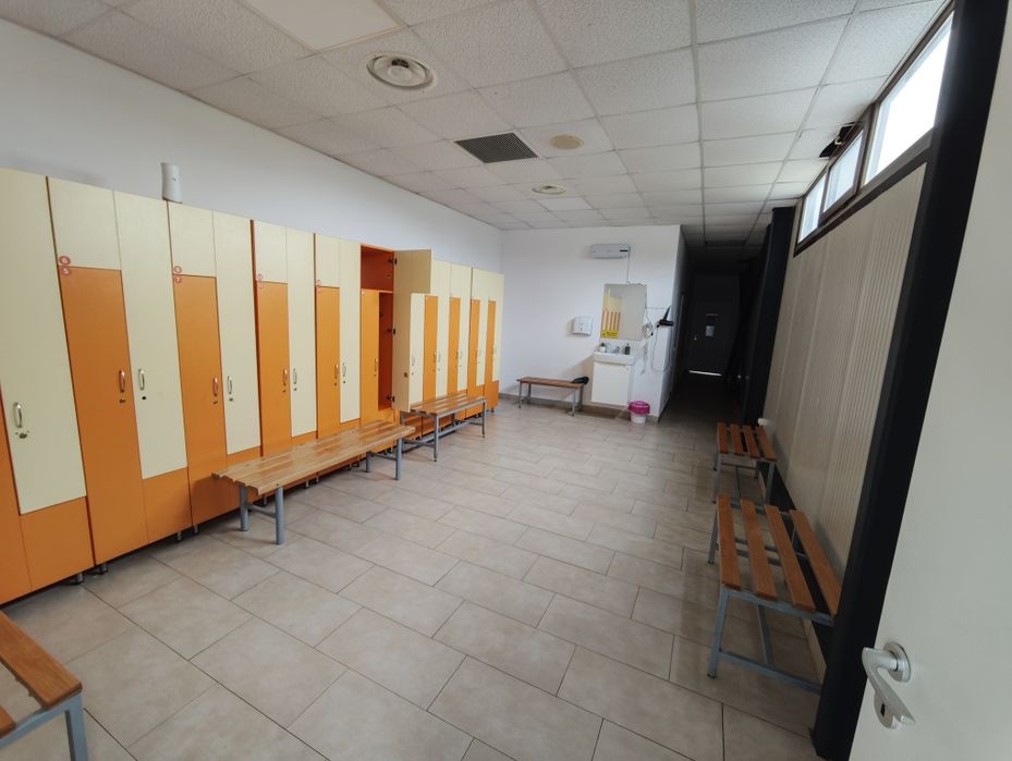 Închiriez spațiu pentru activități sportive