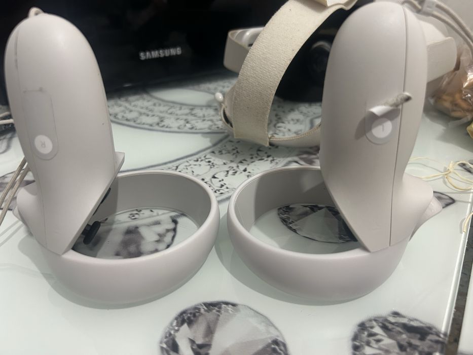 Продам oculus quest 2 на 256 гб