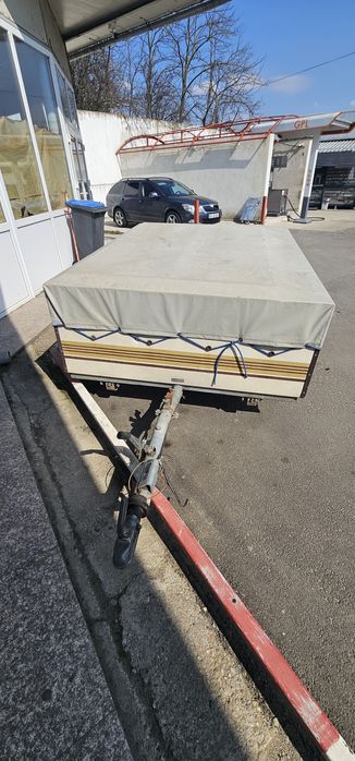 Vând remorcuta cort ideala pentru pescuit