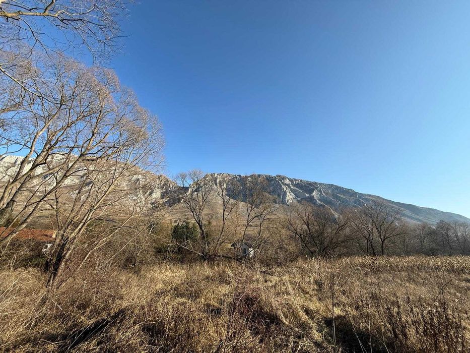 Teren 1.250 m² Rimetea, priveliște superbă, acces din 2 direcții