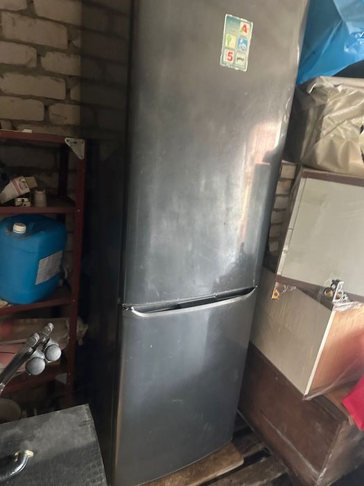 Продам холодильник б/у.