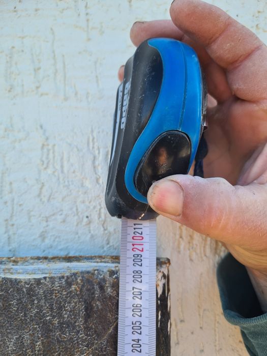 Дверь наружный с окошкой