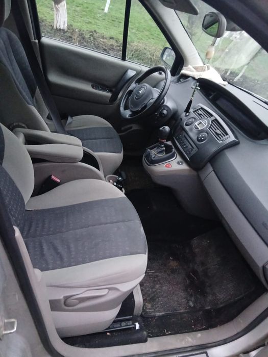 Vând renault megane