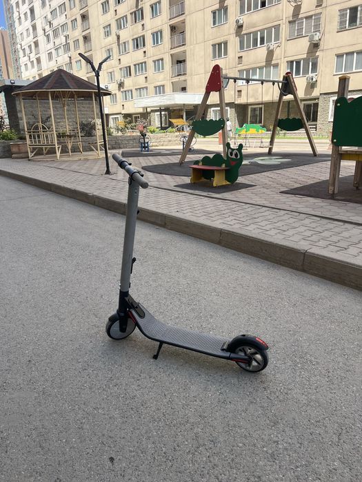 Продам самокат полностю в рабочем состояний
