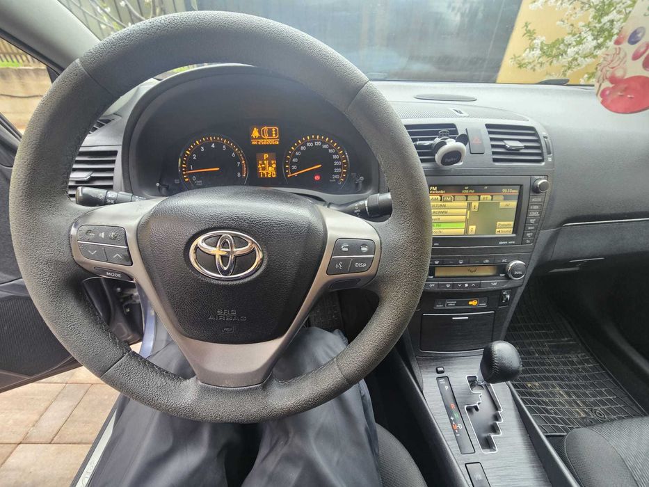 vand Toyota Avensis