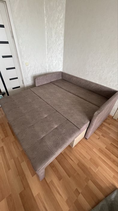 Диван для гостиной(Продам срочно)
