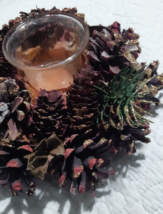 Aranjament conuri de brad