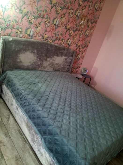 Продам кровать без матраса.