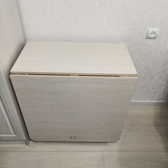 Продам стол книжка