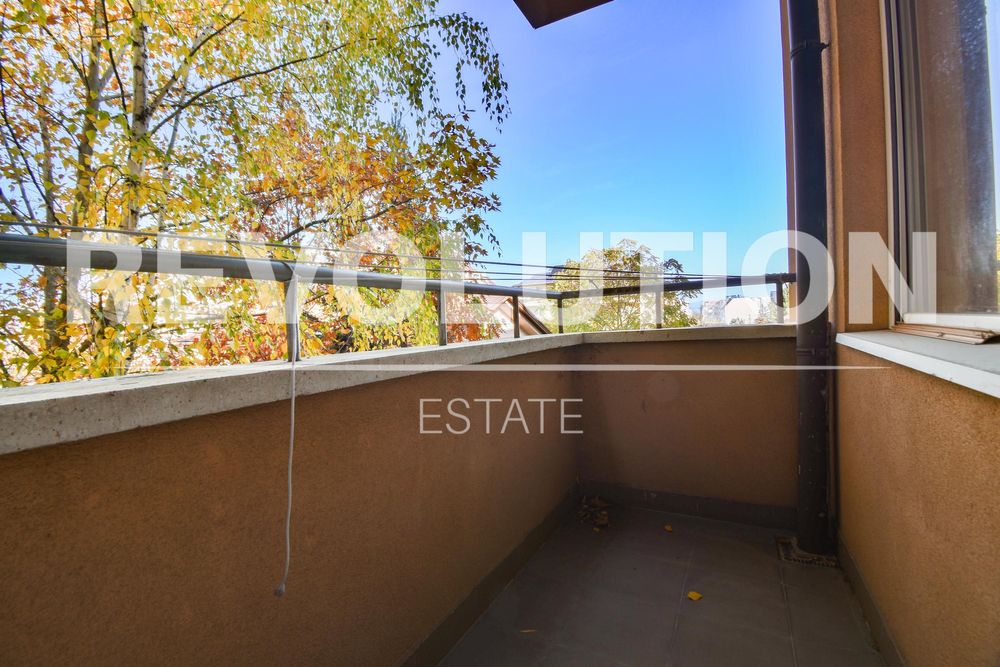 Тристаен апартамент в ж.к. Слатина.