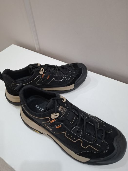 Продам. Обувь унисекс.