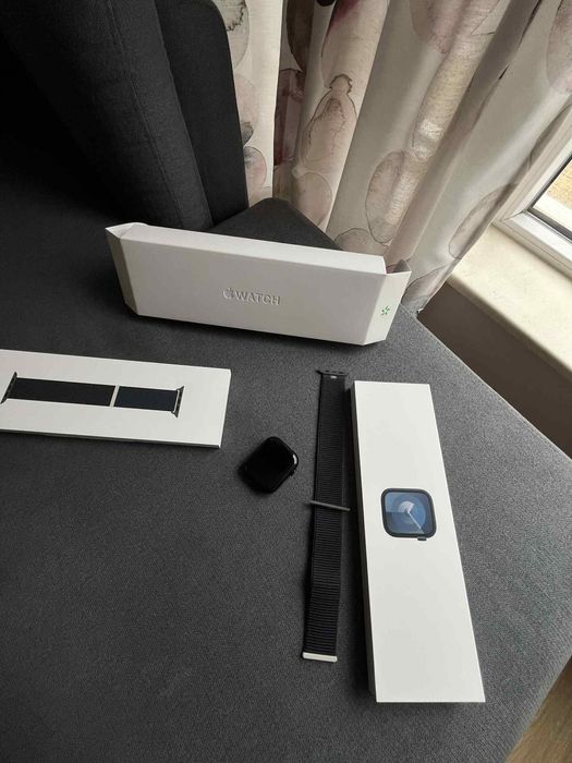 Apple Watch Series 9 – 100% батерия, перфектно състояние