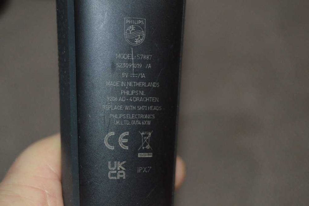 Aparat de ras barbierit Philips seia 7000 model S7887