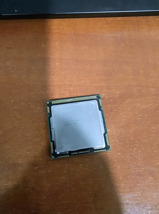 Vând procesor Intel i5 750 2.66ghz socket 1156