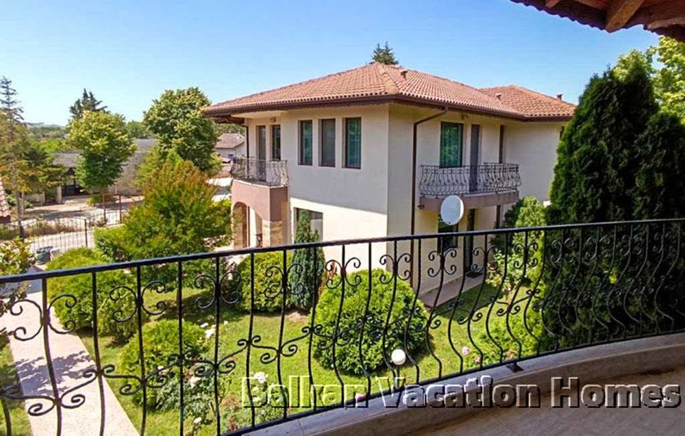 Къща до морето до Албена