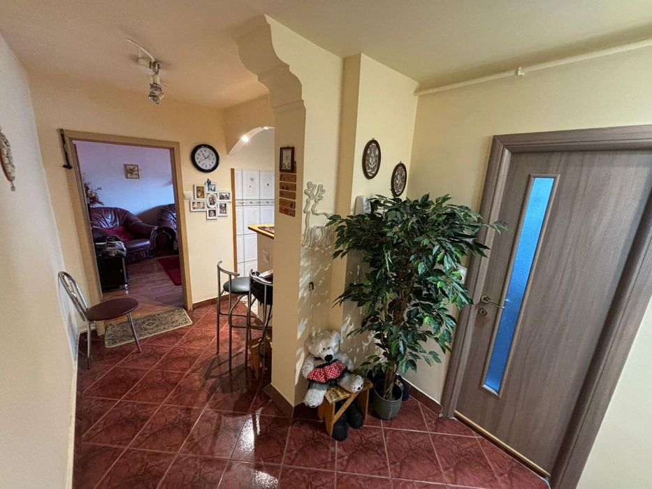 Vand apartament 3 camere