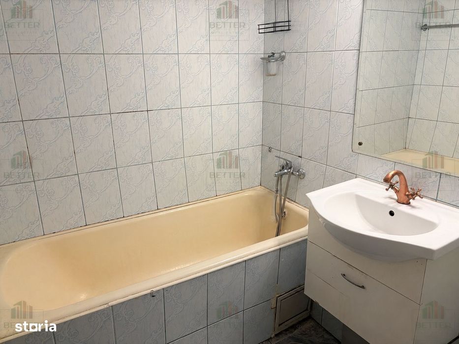 Apartament 2 camere de renovat, zona Titan – aproape de metrou
