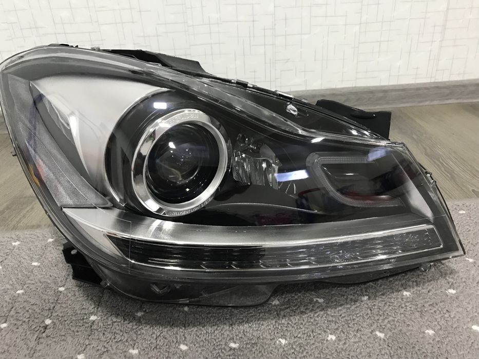 Мерседез Бенз 204 с передная фара