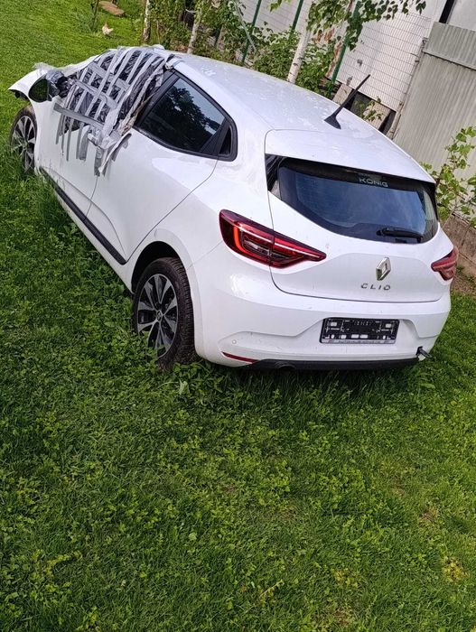 Vând Renault Clio 5, anul 2023, avariat.