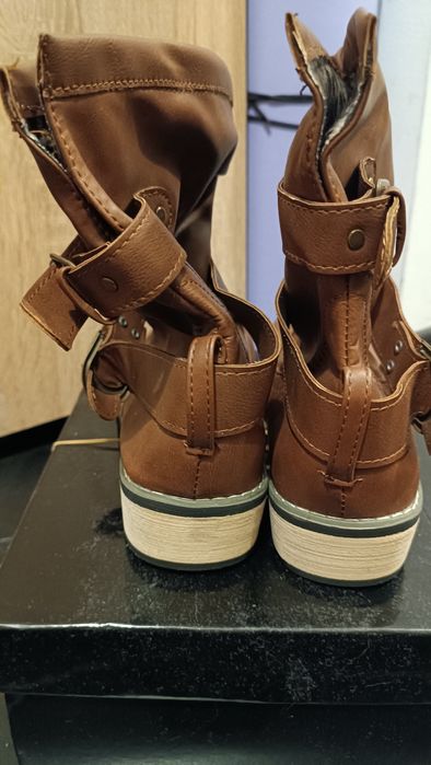 Два чифта Есенни Боти, ЧИСТО Нови, 41 номер