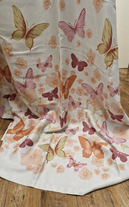 Шторы теневые  .