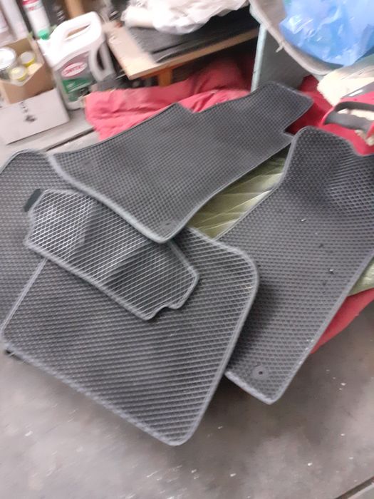 Ковры на ауди80. эво.