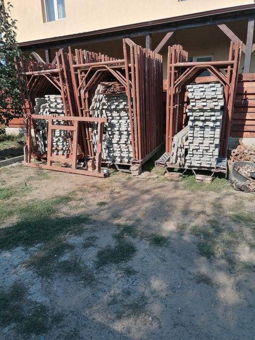 Execut săpături  cu buldo si miniexcavator, inchirez schela si popi