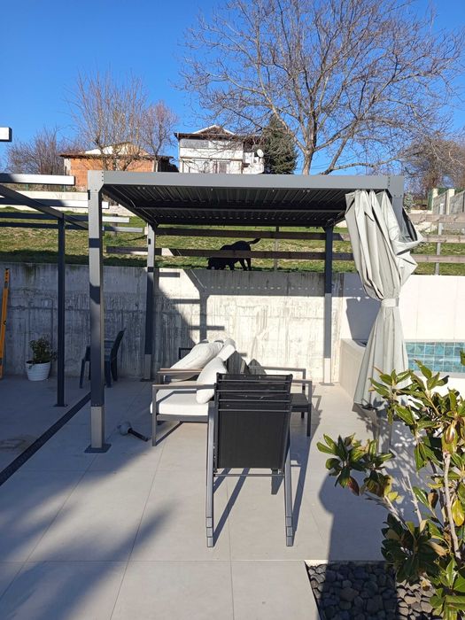 Алуминиева пергола за градината