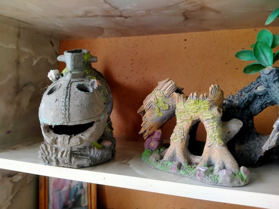 Продам фигурки для аквариума